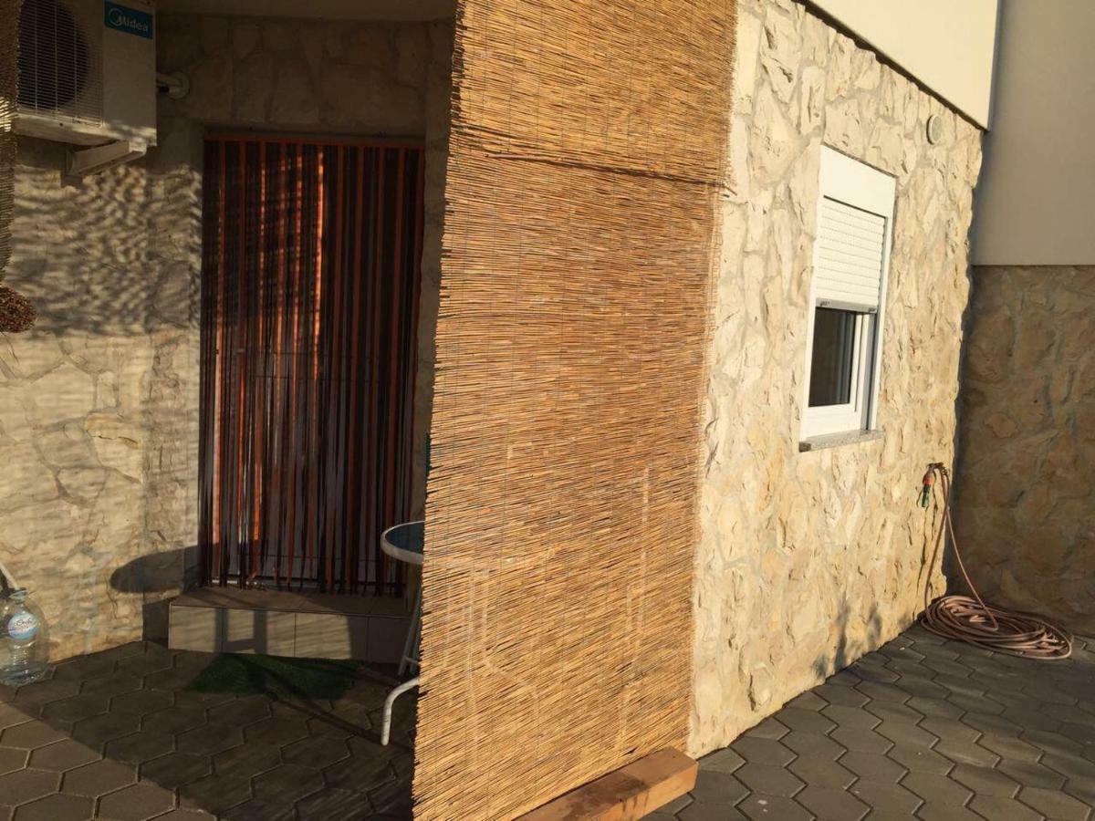 Apartments Riva Povljana Exterior foto